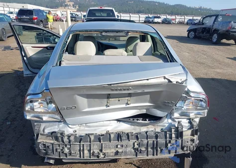 2004 Volvo S60 2.5T Awd z USA, uszkodzony, nr VIN YV1RH59H242374586